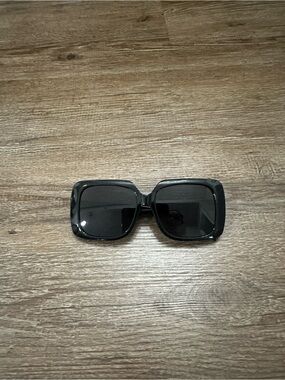 Women’s Oversized Square Black Sunglasses